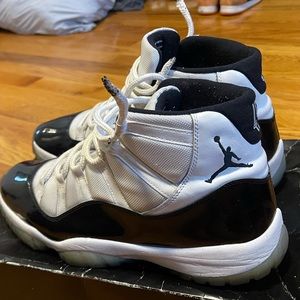 Air Jordan 11 Concord